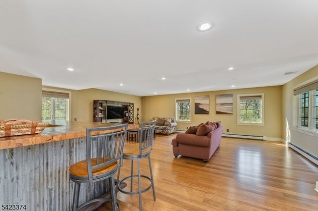 20 Woodland Terrace, High Bridge Boro, NJ 08829