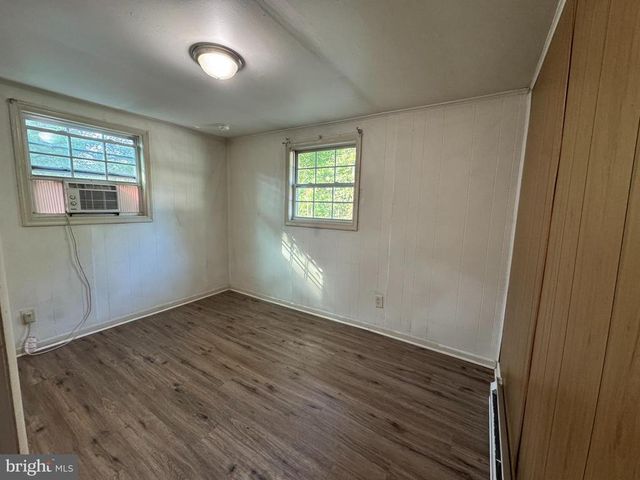 5819 SMITH STATION RD, Fredericksburg, VA 22407