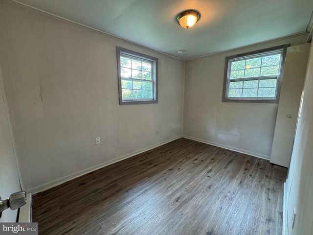 5819 SMITH STATION RD, Fredericksburg, VA 22407