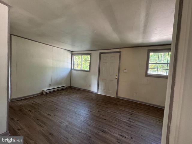 5819 SMITH STATION RD, Fredericksburg, VA 22407