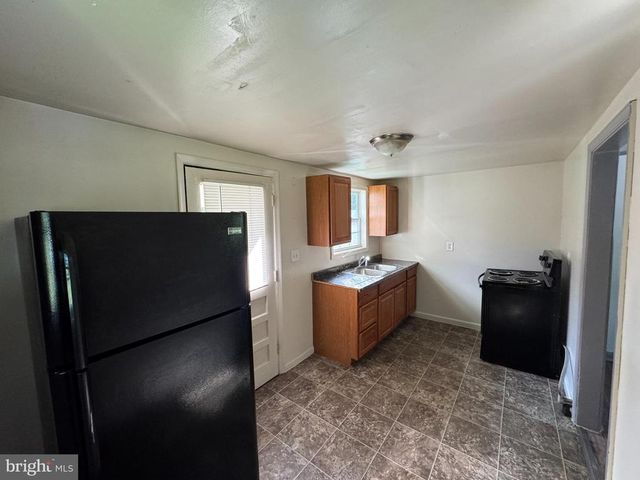 5819 SMITH STATION RD, Fredericksburg, VA 22407