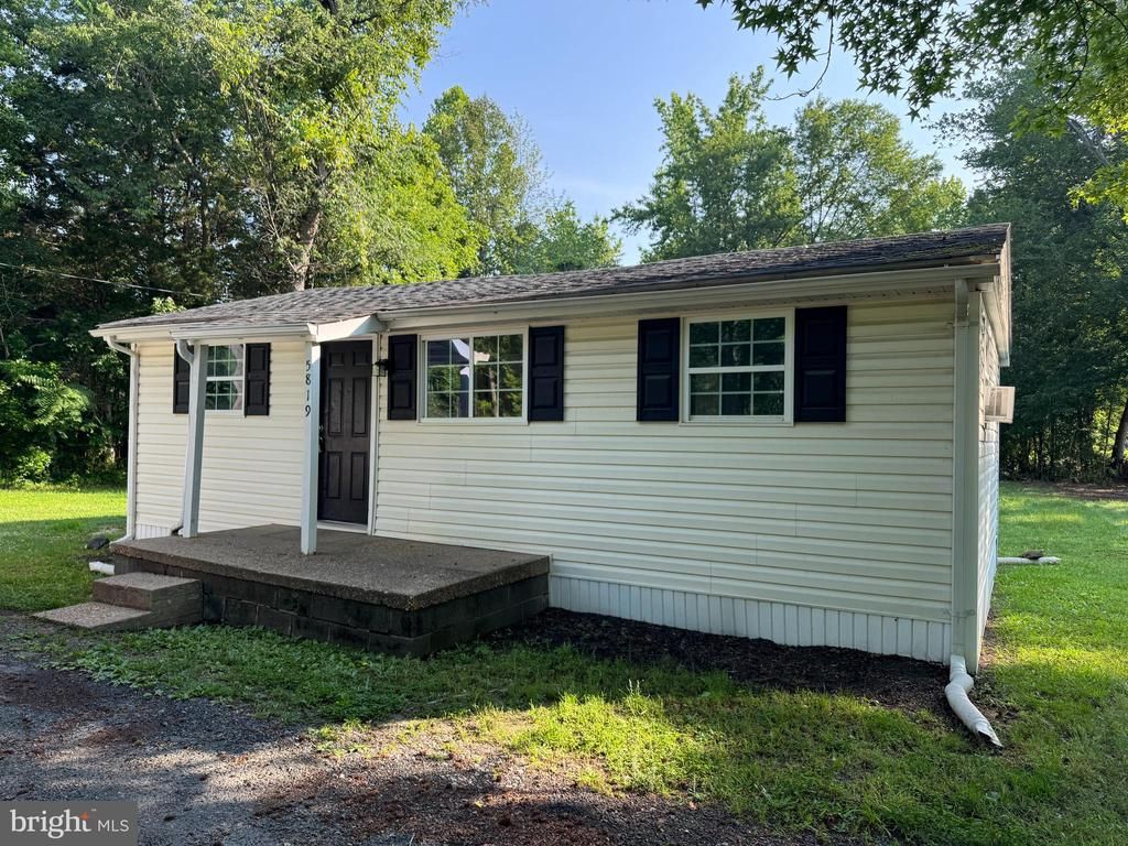 5819 SMITH STATION RD, Fredericksburg, VA 22407
