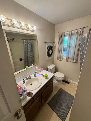 4690 Stauffer Avenue SE, Grand Rapids, MI 49508