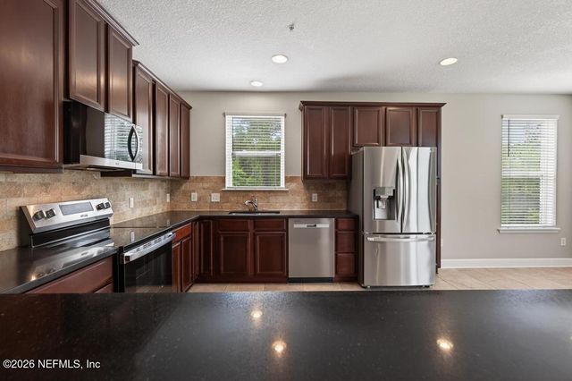 4480 DEERWOOD LAKE Parkway 431, Jacksonville, FL 32216