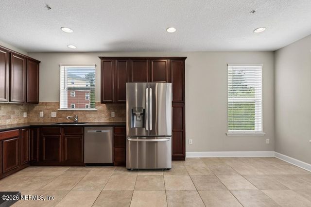 4480 DEERWOOD LAKE Parkway 431, Jacksonville, FL 32216