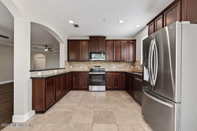 4480 DEERWOOD LAKE Parkway 431, Jacksonville, FL 32216