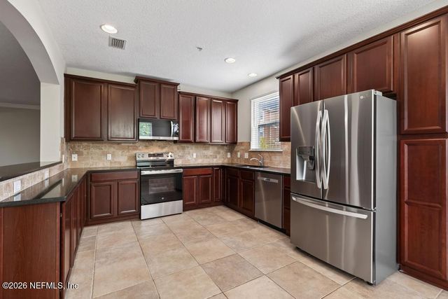 4480 DEERWOOD LAKE Parkway 431, Jacksonville, FL 32216