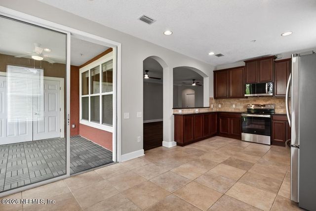 4480 DEERWOOD LAKE Parkway 431, Jacksonville, FL 32216