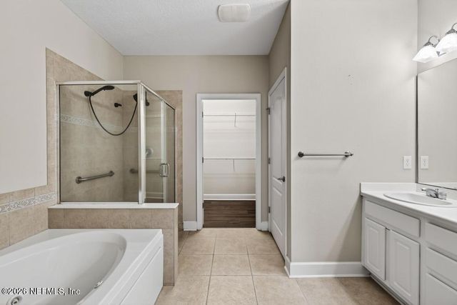 4480 DEERWOOD LAKE Parkway 431, Jacksonville, FL 32216