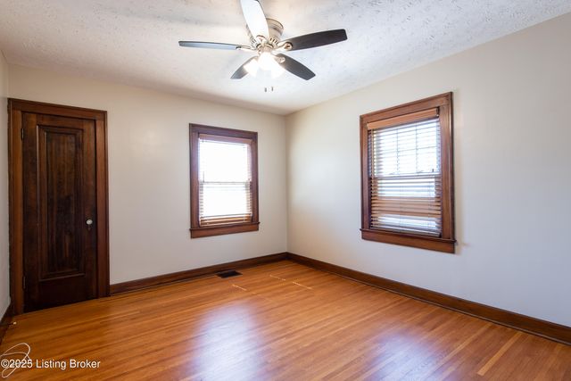 1852 Princeton Dr, Louisville, KY 40205