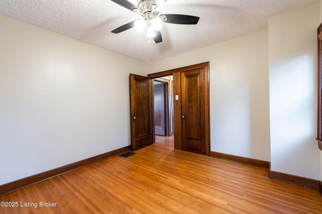 1852 Princeton Dr, Louisville, KY 40205