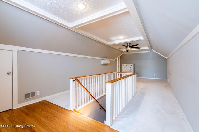 1852 Princeton Dr, Louisville, KY 40205