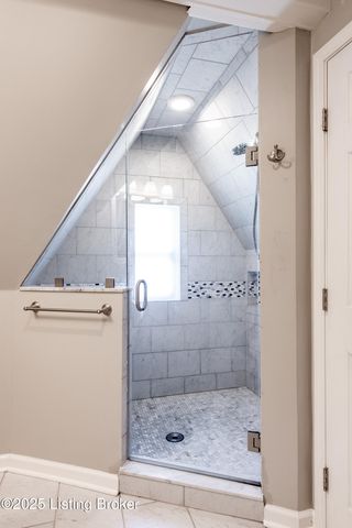 1852 Princeton Dr, Louisville, KY 40205