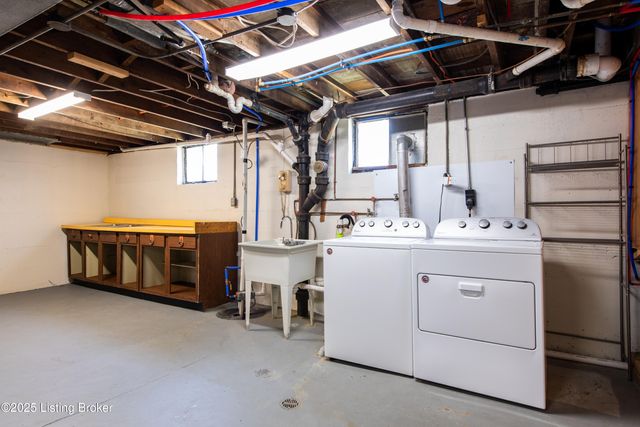 1852 Princeton Dr, Louisville, KY 40205