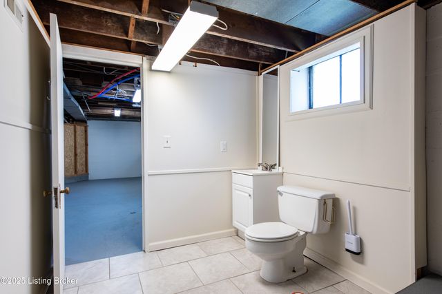 1852 Princeton Dr, Louisville, KY 40205