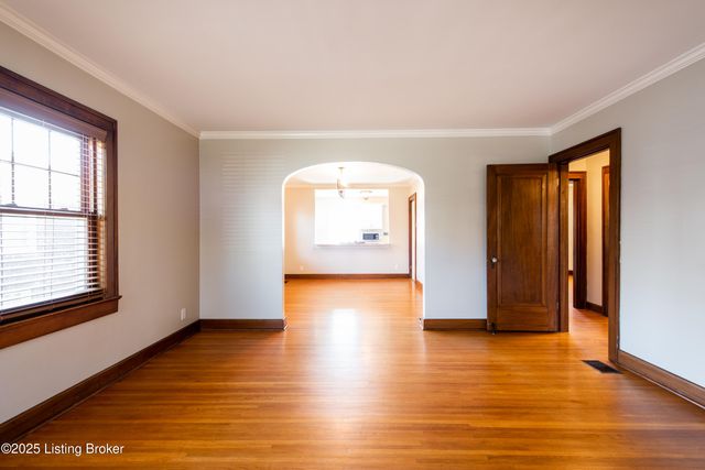 1852 Princeton Dr, Louisville, KY 40205