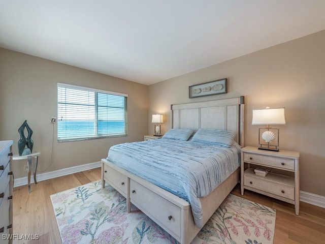 3443 Gulf Shore BLVD N 309, Naples, FL 34103