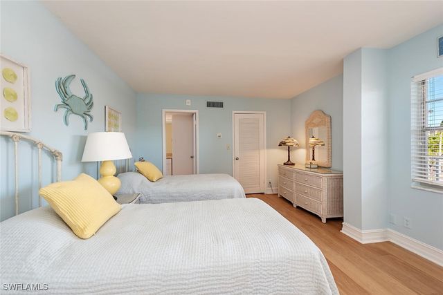 3443 Gulf Shore BLVD N 309, Naples, FL 34103