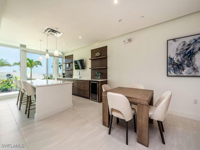 3443 Gulf Shore BLVD N 309, Naples, FL 34103