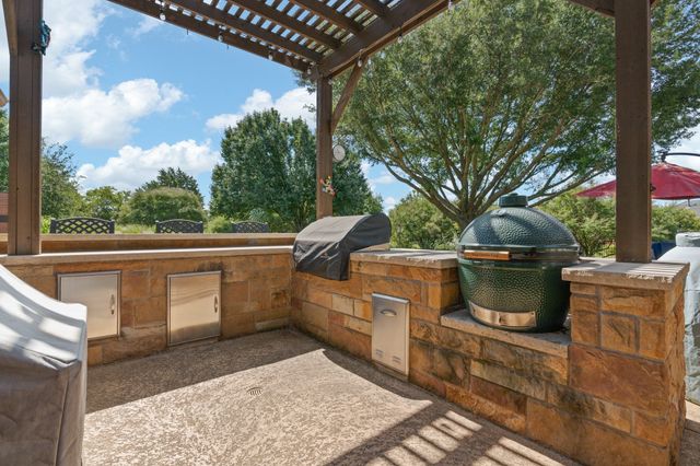 2033 Gentle Springs Drive, Joshua, TX 76058