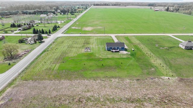 1985 Winslow Road, Attica, MI 48412