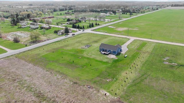 1985 Winslow Road, Attica, MI 48412