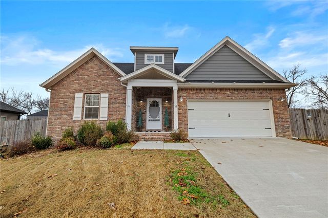 16 Francis Lane, Bella Vista, AR 72715