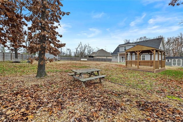 16 Francis Lane, Bella Vista, AR 72715