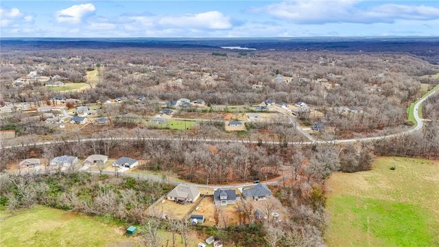 16 Francis Lane, Bella Vista, AR 72715