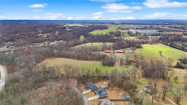 16 Francis Lane, Bella Vista, AR 72715