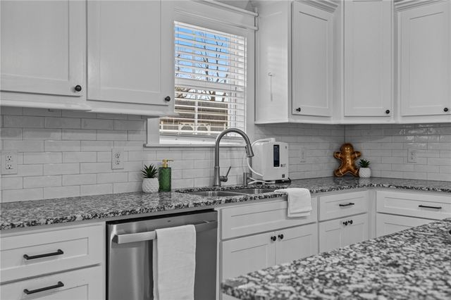 16 Francis Lane, Bella Vista, AR 72715