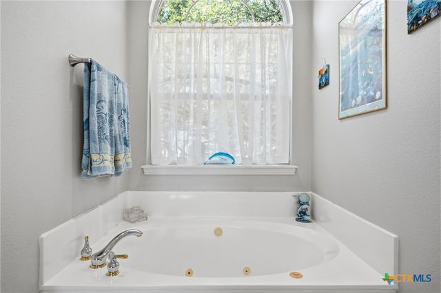 1122 Highland Terrace Drive, Canyon Lake, TX 78133