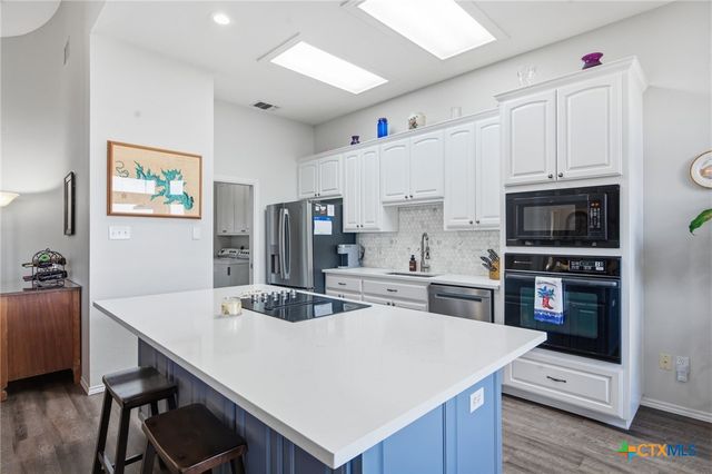 1122 Highland Terrace Drive, Canyon Lake, TX 78133