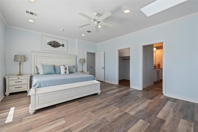 1640 Windsong Way, Tiki Island, TX 77554