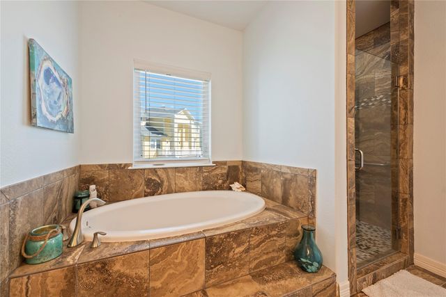 1640 Windsong Way, Tiki Island, TX 77554