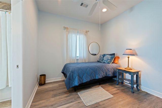 1640 Windsong Way, Tiki Island, TX 77554