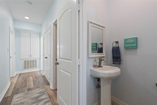 1640 Windsong Way, Tiki Island, TX 77554