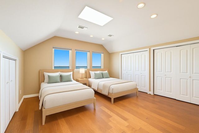 1640 Windsong Way, Tiki Island, TX 77554