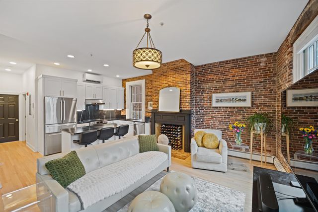 159 State St Apt 2A, Portsmouth, NH 03801