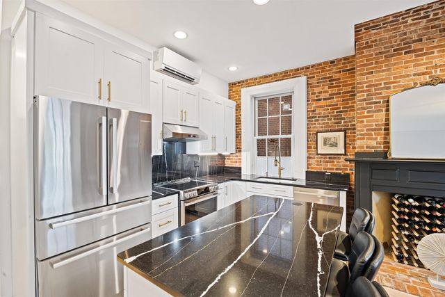 159 State St Apt 2A, Portsmouth, NH 03801