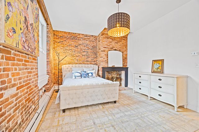 159 State St Apt 2A, Portsmouth, NH 03801