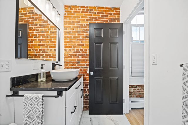159 State St Apt 2A, Portsmouth, NH 03801