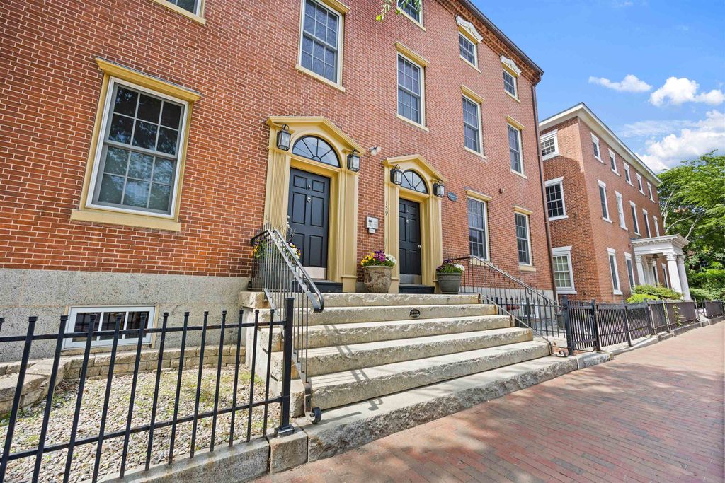 159 State St Apt 2A, Portsmouth, NH 03801