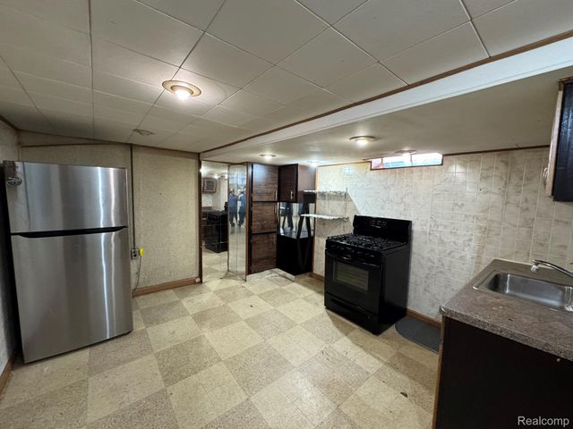 8847 WOODBINE, Redford Charter Township, MI 48239