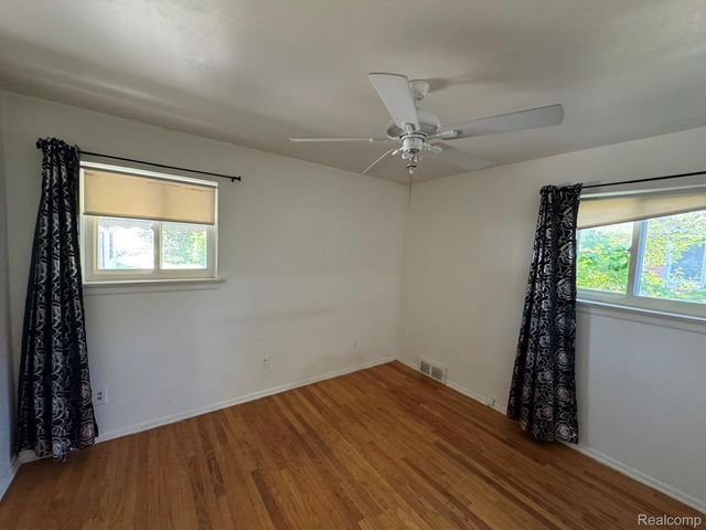 8847 WOODBINE, Redford Charter Township, MI 48239