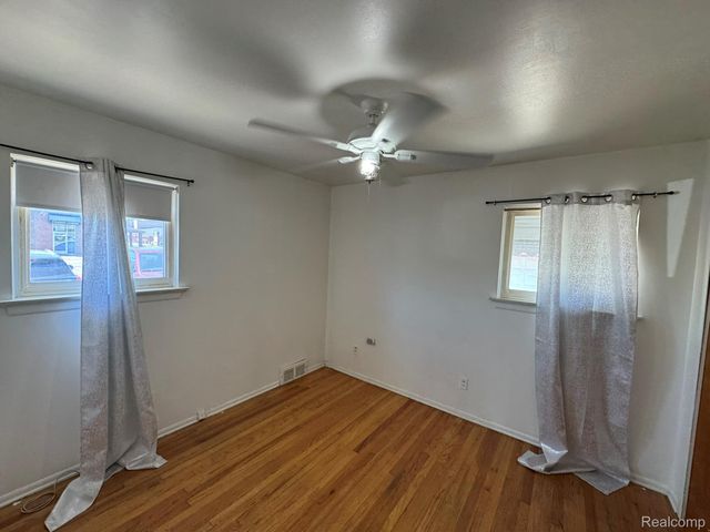 8847 WOODBINE, Redford Charter Township, MI 48239
