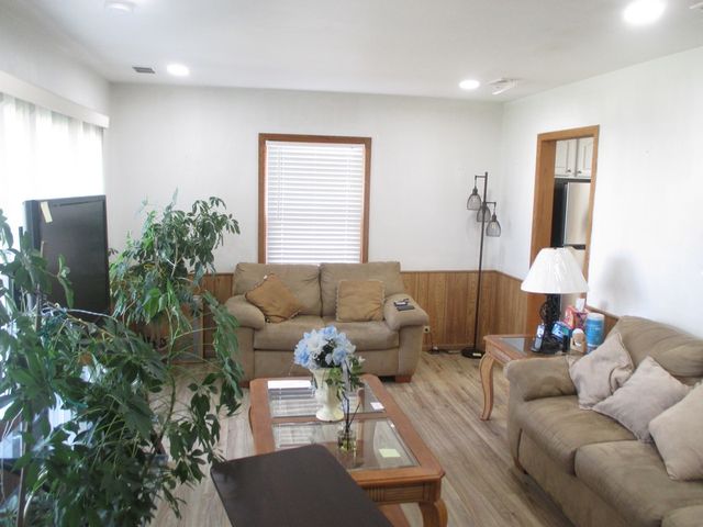 4325 W 99th Place, Oak Lawn, IL 60453