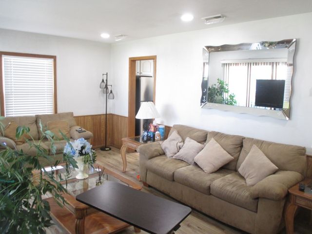 4325 W 99th Place, Oak Lawn, IL 60453