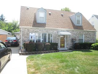 4325 W 99th Place, Oak Lawn, IL 60453