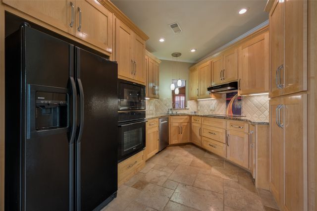 3202 Silent Oak, Farmers Branch, TX 75234